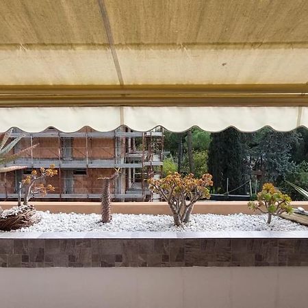 Ampio Monolocale Con Terrazzo - A 2 Passi Dal Mare Lägenhet Latte Exteriör bild
