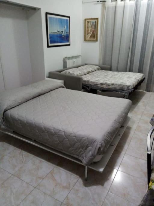 Ampio Monolocale Con Terrazzo - A 2 Passi Dal Mare Lägenhet Latte Exteriör bild