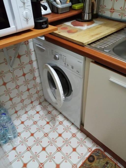 Ampio Monolocale Con Terrazzo - A 2 Passi Dal Mare Lägenhet Latte Exteriör bild